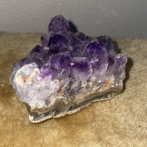 Amethyst large point Crystal 7.4 oz - Picture 2 of 5